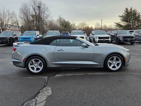 Used 2023 Chevrolet Camaro LT image 9
