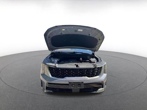 Used 2024 Kia Sorento S FWD image 6