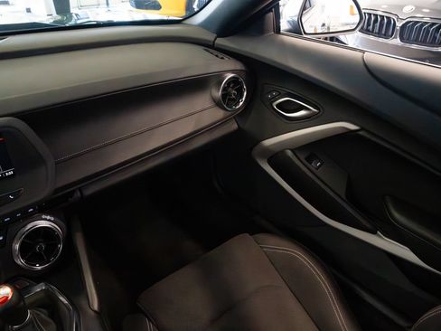 Used 2023 Chevrolet Camaro LT RWD image 10