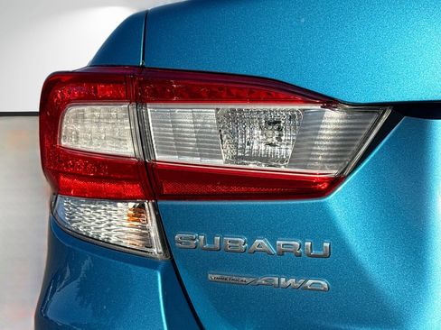 Used 2018 Subaru Impreza 2.0i Premium image 11