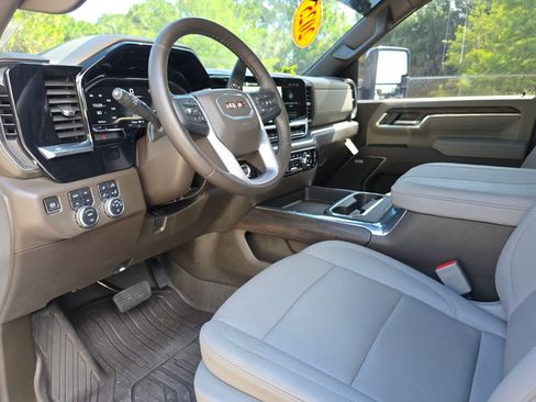 Used 2025 GMC Sierra 2500 SLT w/ SLT Convenience Package AWD/4WD image 25