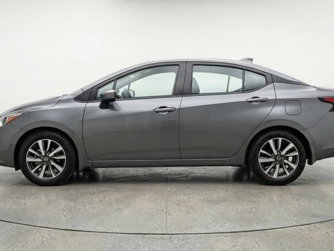Used 2025 Nissan Versa SV FWD image 5