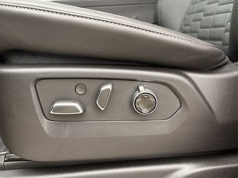 New 2025 Cadillac Escalade ESV Sport Platinum image 31