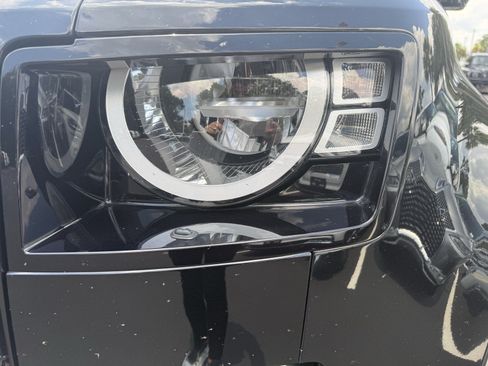 Used 2021 Land Rover Defender 110 S AWD/4WD image 7