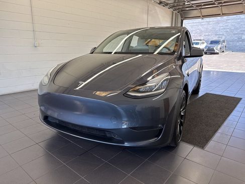 Used 2021 Tesla Model Y Long Range image 3