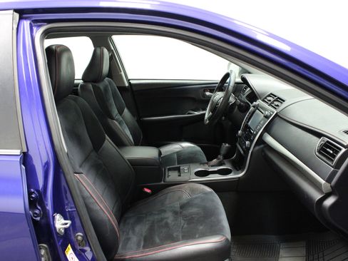 Used 2016 Toyota Camry XSE image 16