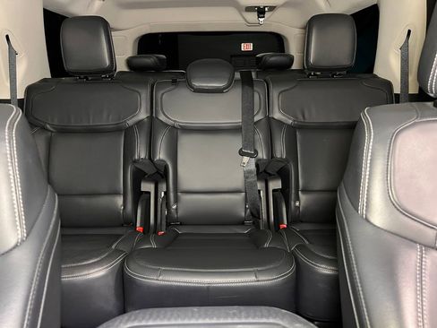 Used 2025 Ford Expedition Max Platinum image 25