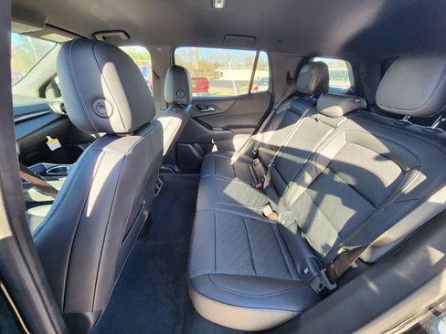 Used 2025 Chevrolet Equinox LT w/ Convenience Package II image 8