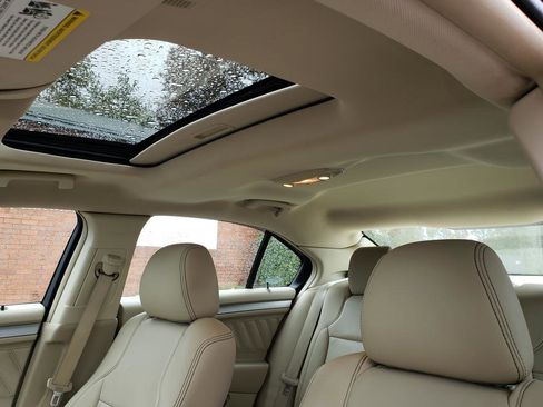 Used 2018 Ford Taurus SEL w/ Equipment Group 201A image 10