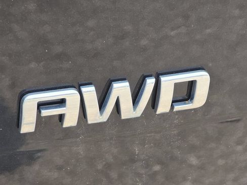 Used 2019 Chevrolet Trax LT w/ LT Convenience Package AWD/4WD image 4