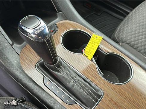 Used 2019 GMC Acadia SLE image 29