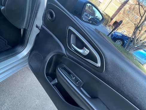 Used 2015 Chrysler 200 Limited image 23