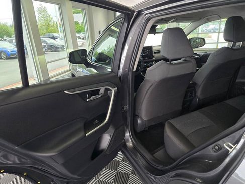 Used 2025 Toyota RAV4 XLE AWD/4WD image 35