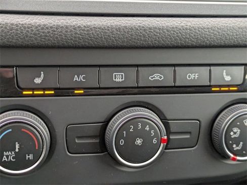 Used 2016 Volkswagen Tiguan S image 23