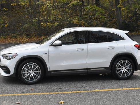 Used 2021 Mercedes-Benz GLA 35 AMG 4MATIC image 4