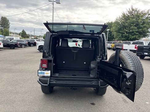 Used 2012 Jeep Wrangler Rubicon w/ Trailer Tow Group AWD/4WD image 25
