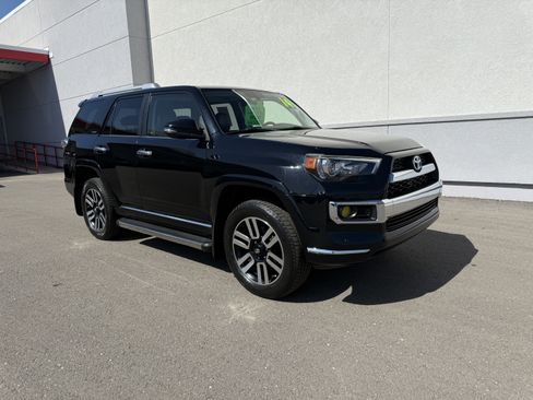 Used 2014 Toyota 4Runner Limited w/ Convenience Package AWD/4WD image 9