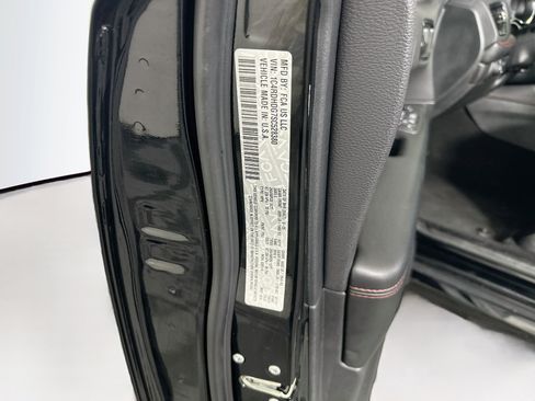 Used 2025 Dodge Durango GT w/ Blacktop Package RWD image 12