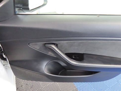 Used 2018 Tesla Model 3 Long Range RWD image 29