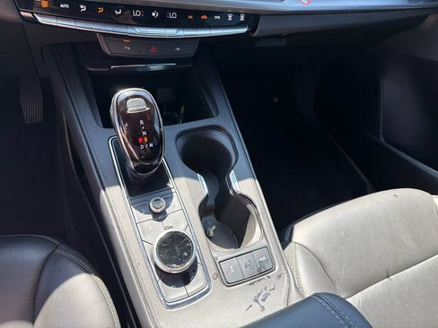 Used 2025 Cadillac XT4 Premium Luxury FWD image 31