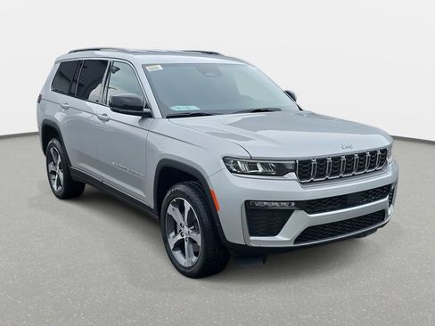 New 2026 Jeep Grand Cherokee L Limited AWD/4WD image 3