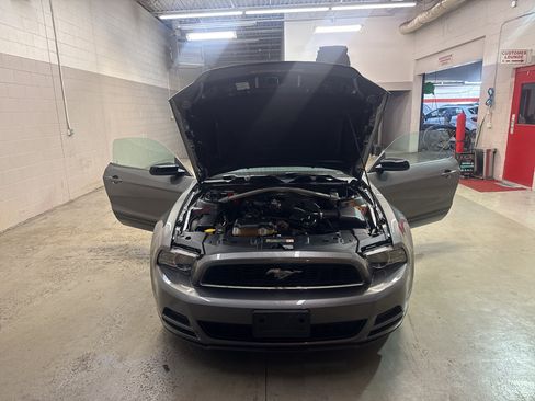 Used 2013 Ford Mustang Premium w/ Electronics Pkg RWD image 10