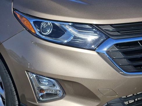 Used 2018 Chevrolet Equinox LT image 8