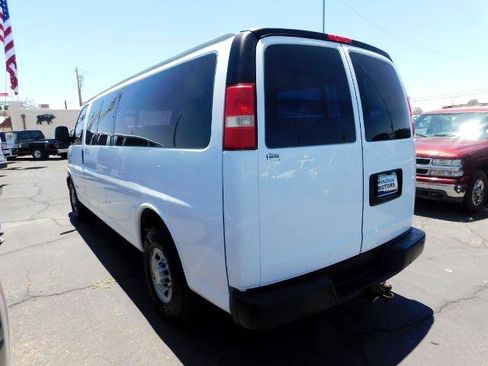 Used 2006 Chevrolet Express 3500 Extended Passenger w/ Power and Light Package image 4