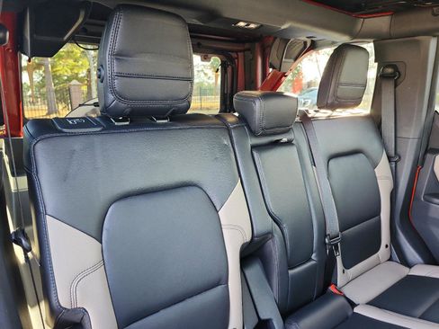 Used 2024 Ford Bronco Wildtrak image 10