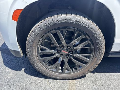 Certified 2022 GMC Yukon Denali AWD/4WD image 2
