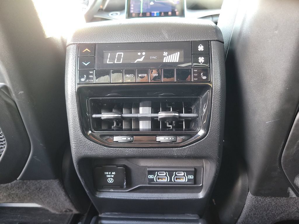 Used 2022 Jeep Grand Cherokee L Limited RWD image 18