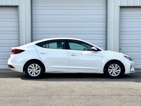 Used 2020 Hyundai Elantra SE w/ Cargo Package (C1) FWD image 4