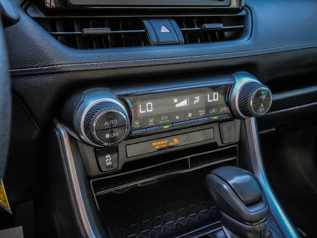 Used 2019 Toyota RAV4 LE AWD/4WD image 33