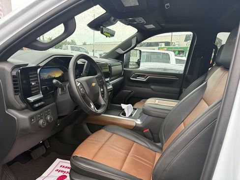Used 2026 Chevrolet Silverado 3500 High Country w/ Technology Package AWD/4WD image 6