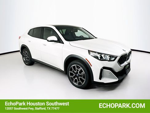 Used 2025 BMW X2 xDrive28i image 1