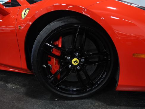 Used 2017 Ferrari 488 Spider RWD image 13