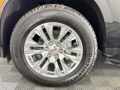 Used 2025 GMC Yukon Denali AWD/4WD image 36