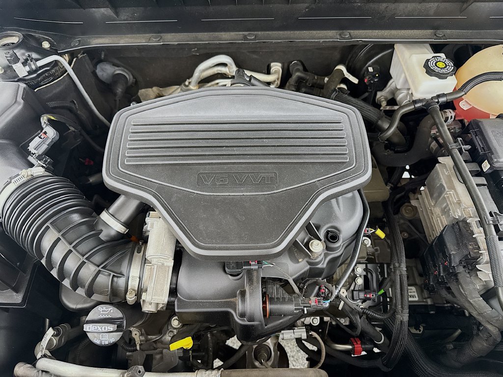 Certified 2023 GMC Acadia Denali FWD image 32