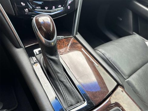 Used 2016 Cadillac XTS Luxury image 25