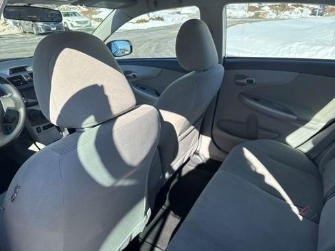 Used 2013 Toyota Corolla LE image 11