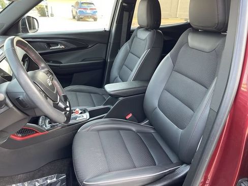 Used 2023 Chevrolet TrailBlazer RS w/ Convenience Package FWD image 11