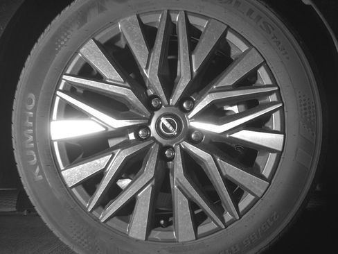 Used 2025 Nissan Altima 2.5 SV FWD image 13