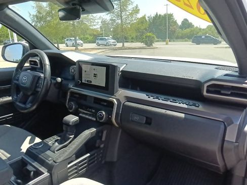 Used 2025 Toyota Tacoma SR5 RWD image 33