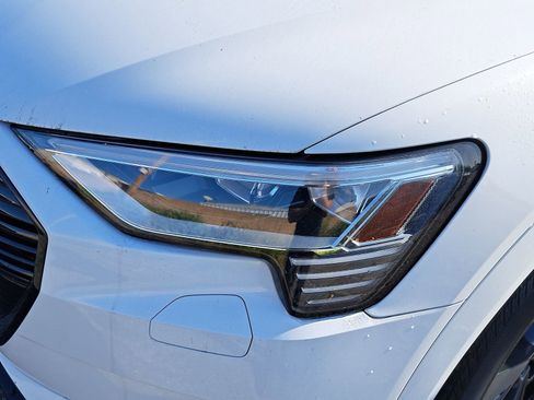 Used 2023 Audi e-tron Premium w/ Convenience Plus Package image 8