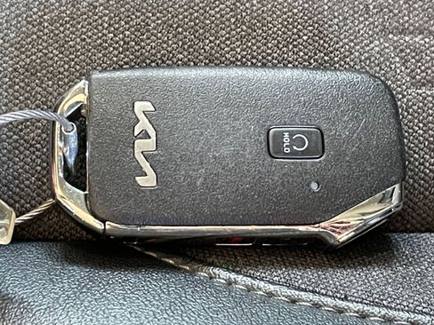 Used 2025 Kia Seltos S image 25