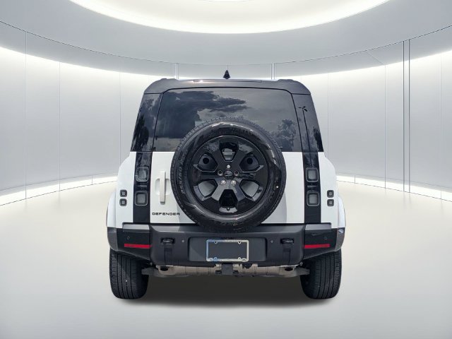 Used 2026 Land Rover Defender 110 X-Dynamic SE AWD/4WD image 5