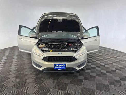 Used 2016 Ford Focus SE w/ SE Power Seat Package FWD image 14