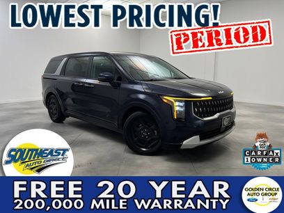 Used 2025 Kia Carnival