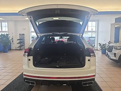 Used 2024 Volkswagen Atlas Cross Sport SEL Premium R-Line AWD/4WD image 31