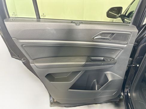 Used 2021 Volkswagen Atlas SE image 25